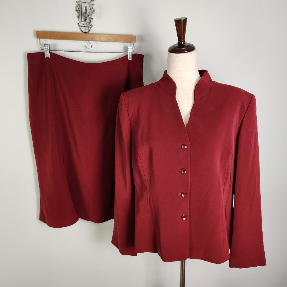 EUC Kasper Classics Petite Red Two Piece Skirt Suit Size 16P‎ #709